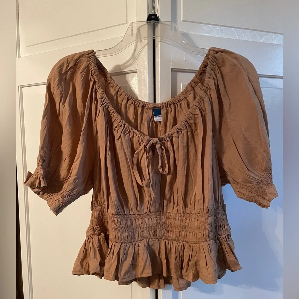 NWT Old Navy Puff Sleeve Smocked Poet Blouse